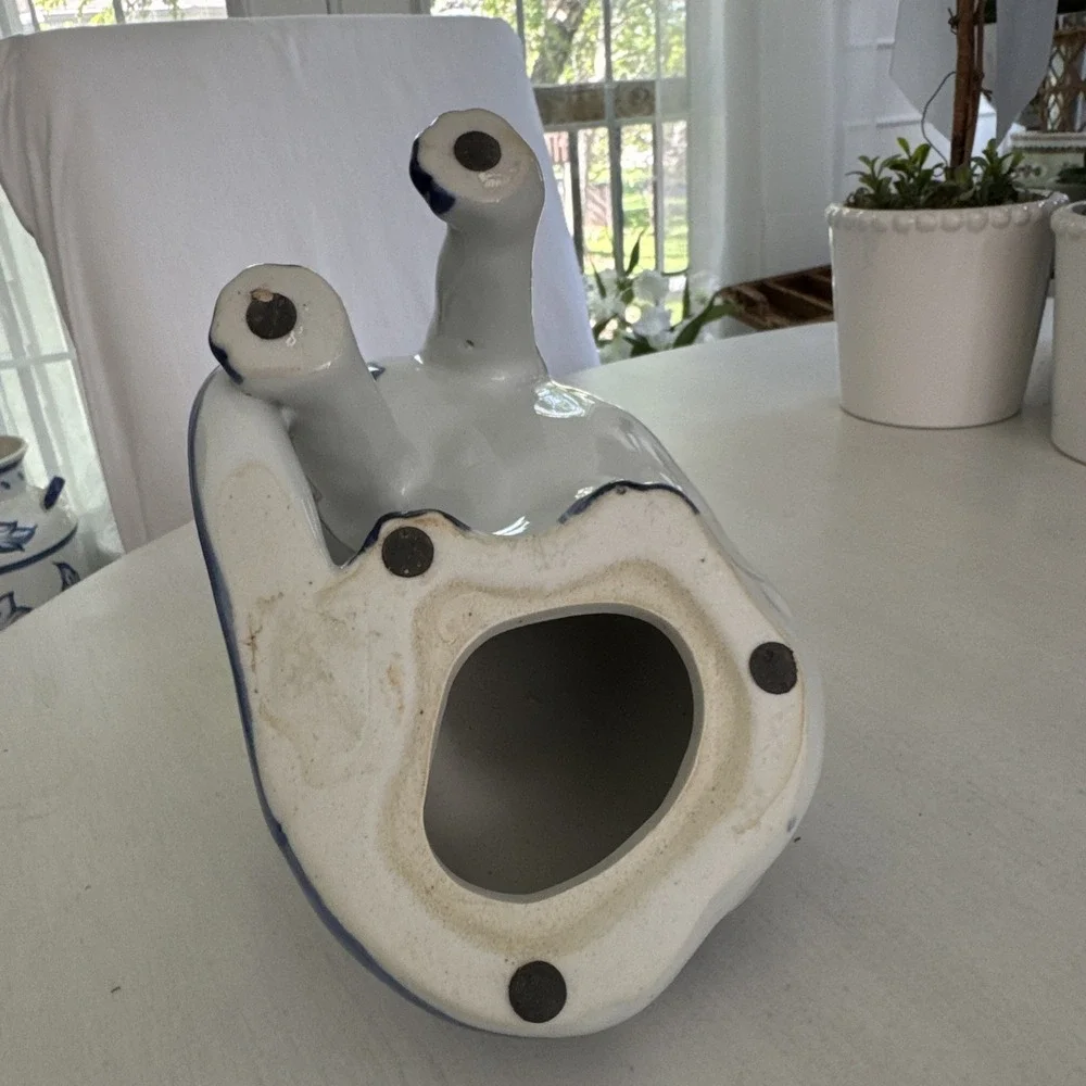 Vintage Asian Blue & White Floral Pattern Porcelain Cat Kitten Figurine Statue
